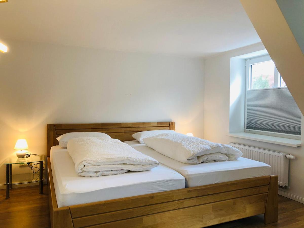 Altstadthus-Gemuetliches Ferienhaus Mit Gaertchen Friedrichstadt Eksteriør bilde